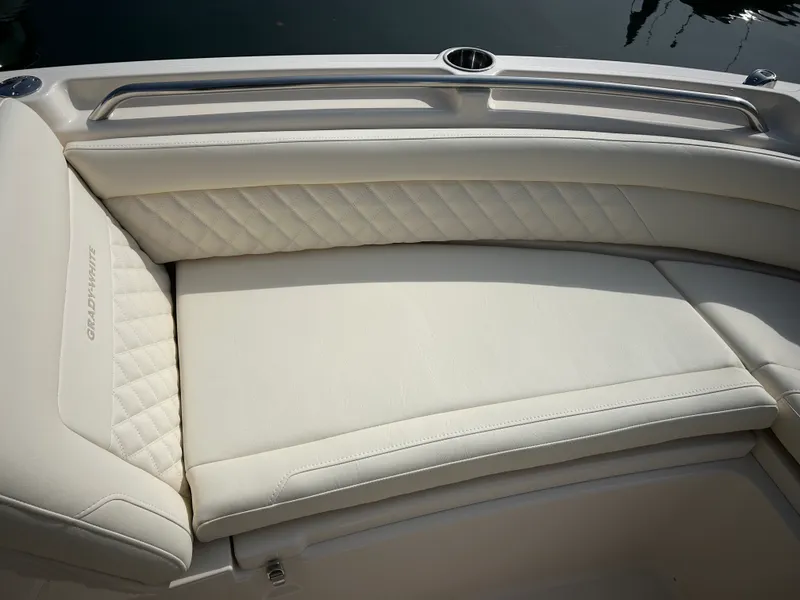 Slide: The Image of Grady-White Freedom 235 2026 - 25