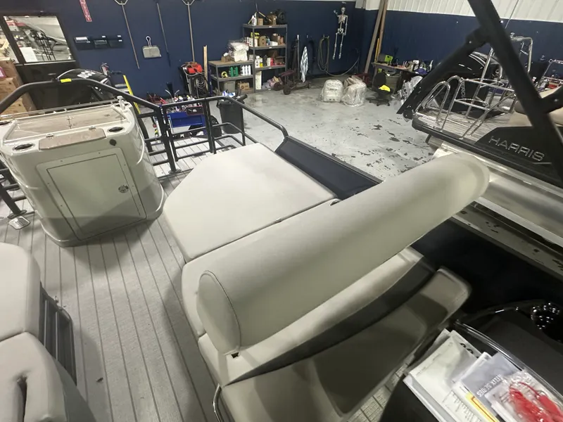 Slide: The Image of Starcraft SLS 3 RL 2026 - 16