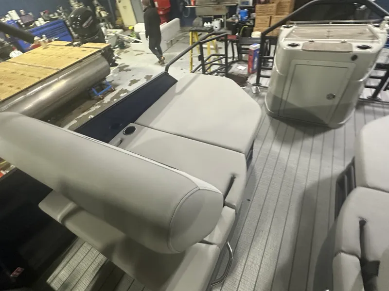 Slide: The Image of Starcraft SLS 3 RL 2026 - 18