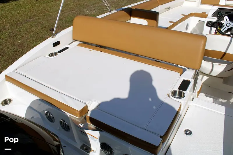 Slide: The Image of Bayliner DX 2000 2023 - 13746555