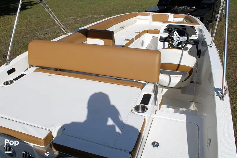 Slide: The Image of Bayliner DX 2000 2023 - 13746556