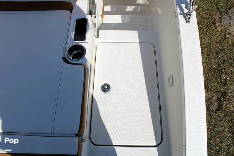 Slide: The Image of Bayliner DX 2000 2023 - 13746560