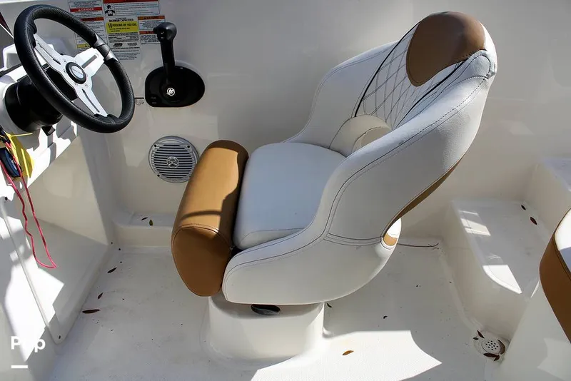 Slide: The Image of Bayliner DX 2000 2023 - 13746569