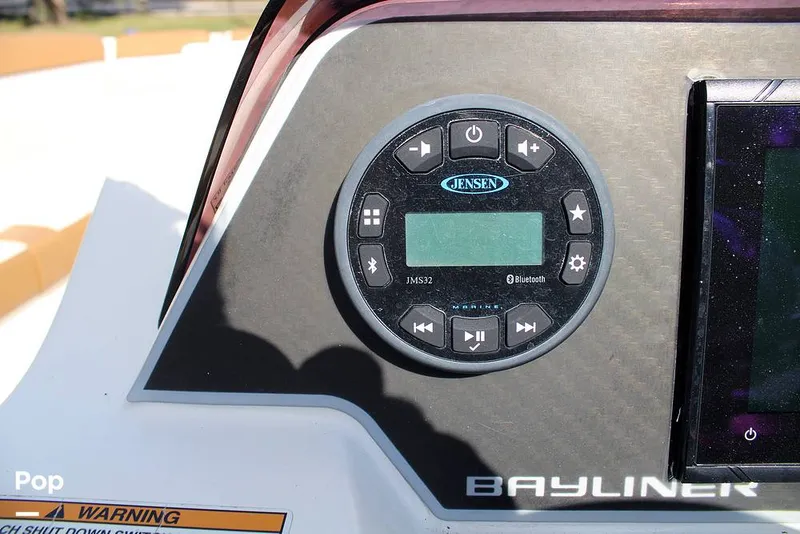 Slide: The Image of Bayliner DX 2000 2023 - 13746574