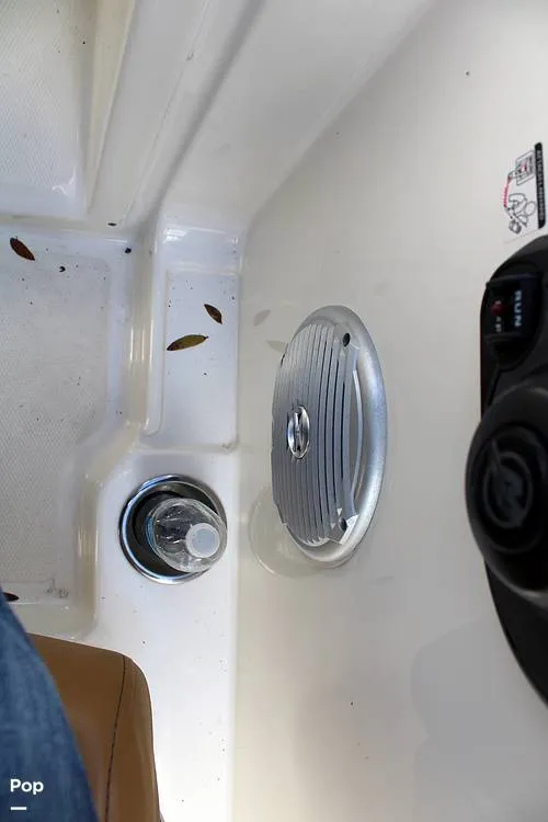 Slide: The Image of Bayliner DX 2000 2023 - 13746580