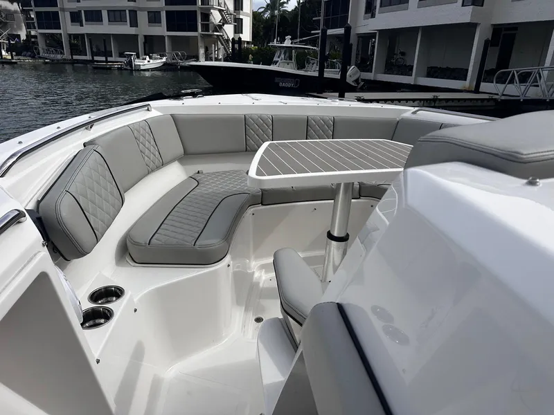 Slide: The Image of Pursuit S 358 SPORT 2024 - 11