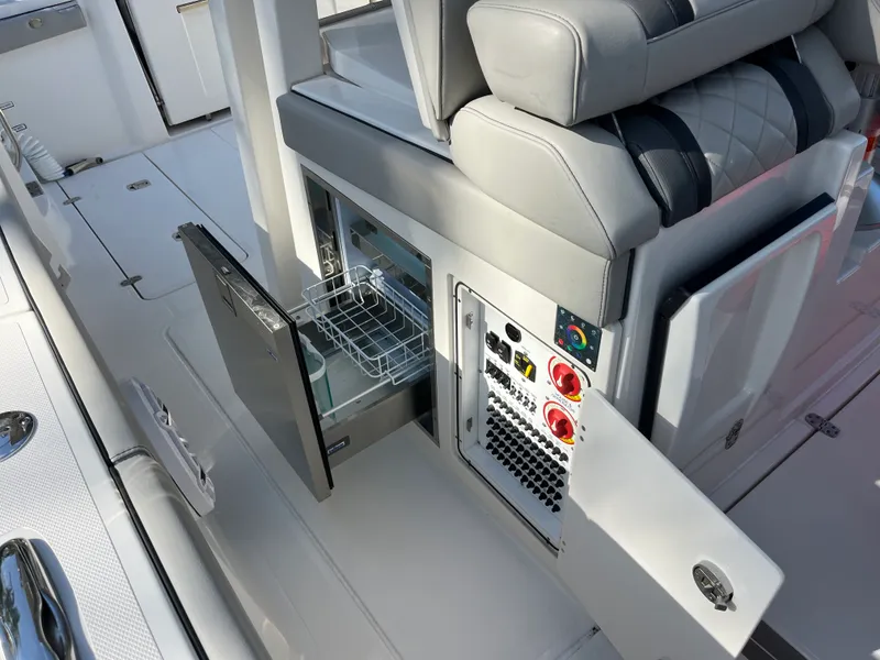 Slide: The Image of Pursuit S 358 SPORT 2024 - 23