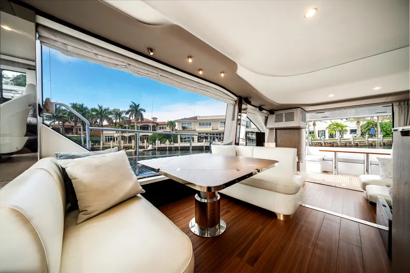 Slide: The Image of Azimut 60 FLY 2022 - 44