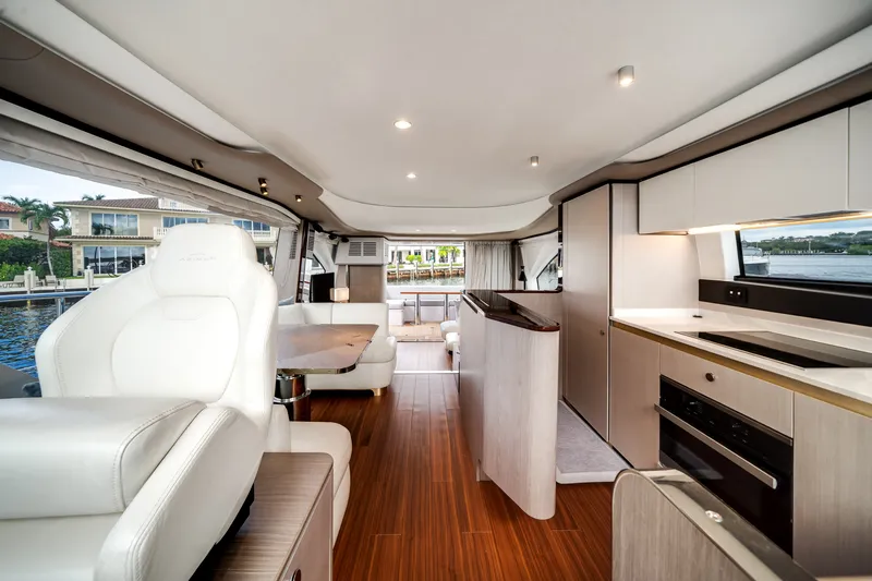 Slide: The Image of Azimut 60 FLY 2022 - 48