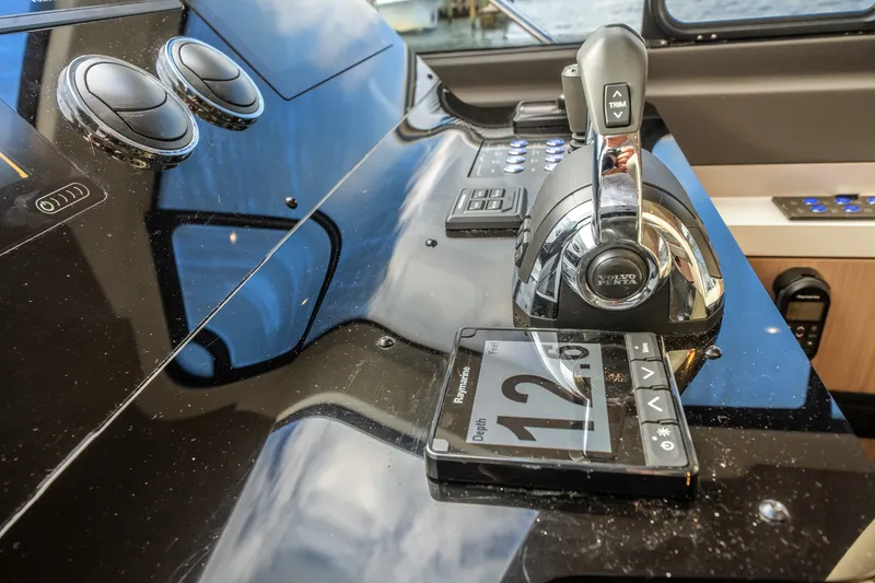 Slide: The Image of Azimut 60 FLY 2022 - 53