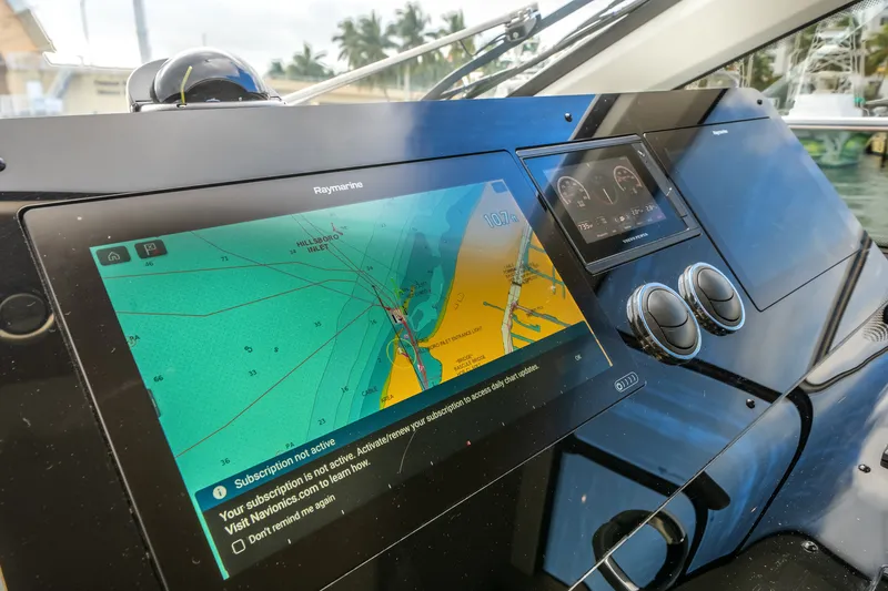 Slide: The Image of Azimut 60 FLY 2022 - 54