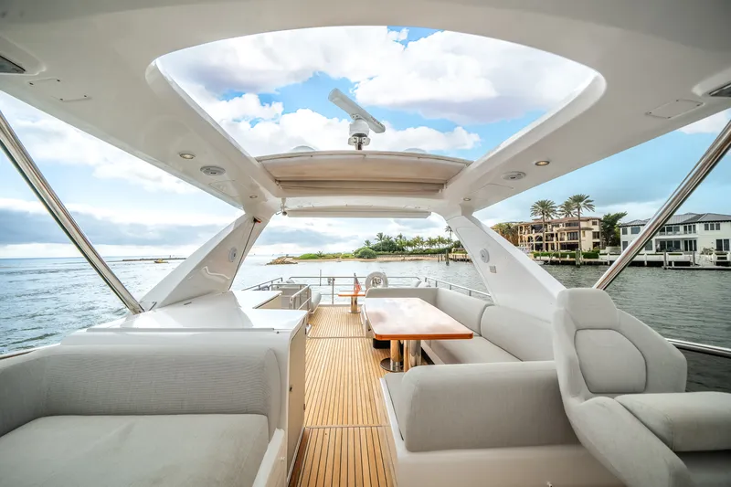 Slide: The Image of Azimut 60 FLY 2022 - 69