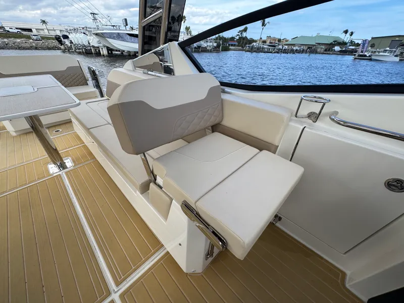 Slide: The Image of Aquila 32 SPORT 2023 - 25
