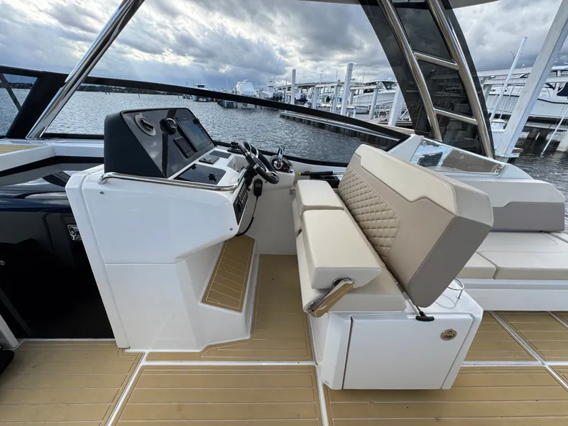 Slide: The Image of Aquila 32 SPORT 2023 - 30