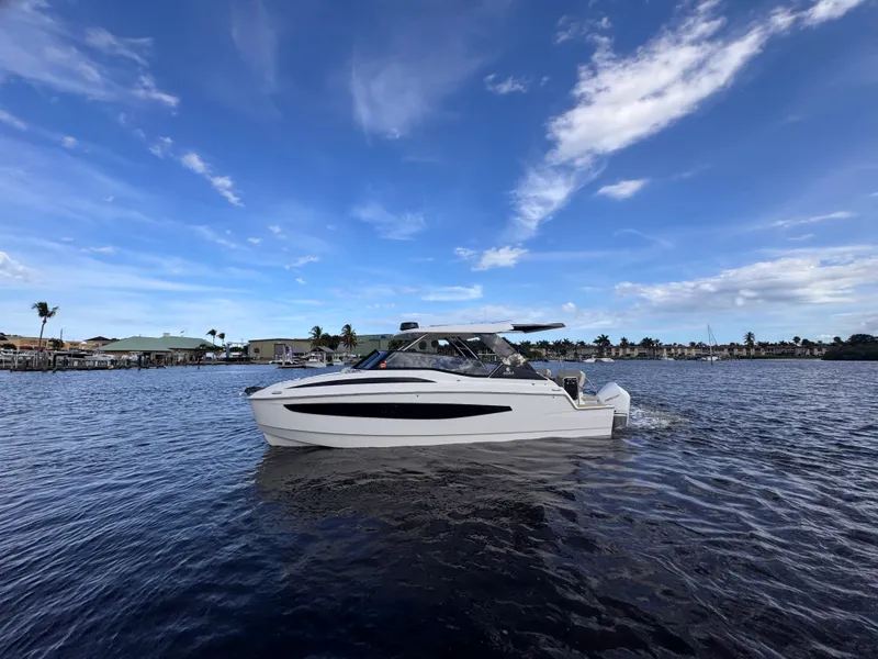 Slide: The Image of Aquila 32 SPORT 2023 - 6