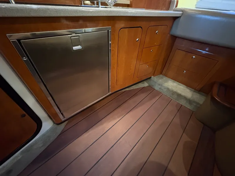 Slide: The Image of Crownline Boats 350 Sport Yacht 2014 - 18