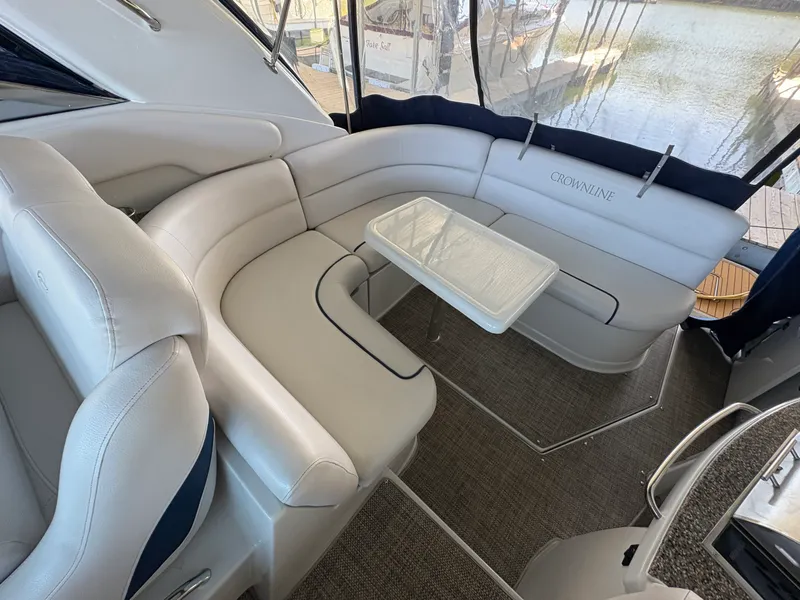 Slide: The Image of Crownline Boats 350 Sport Yacht 2014 - 23
