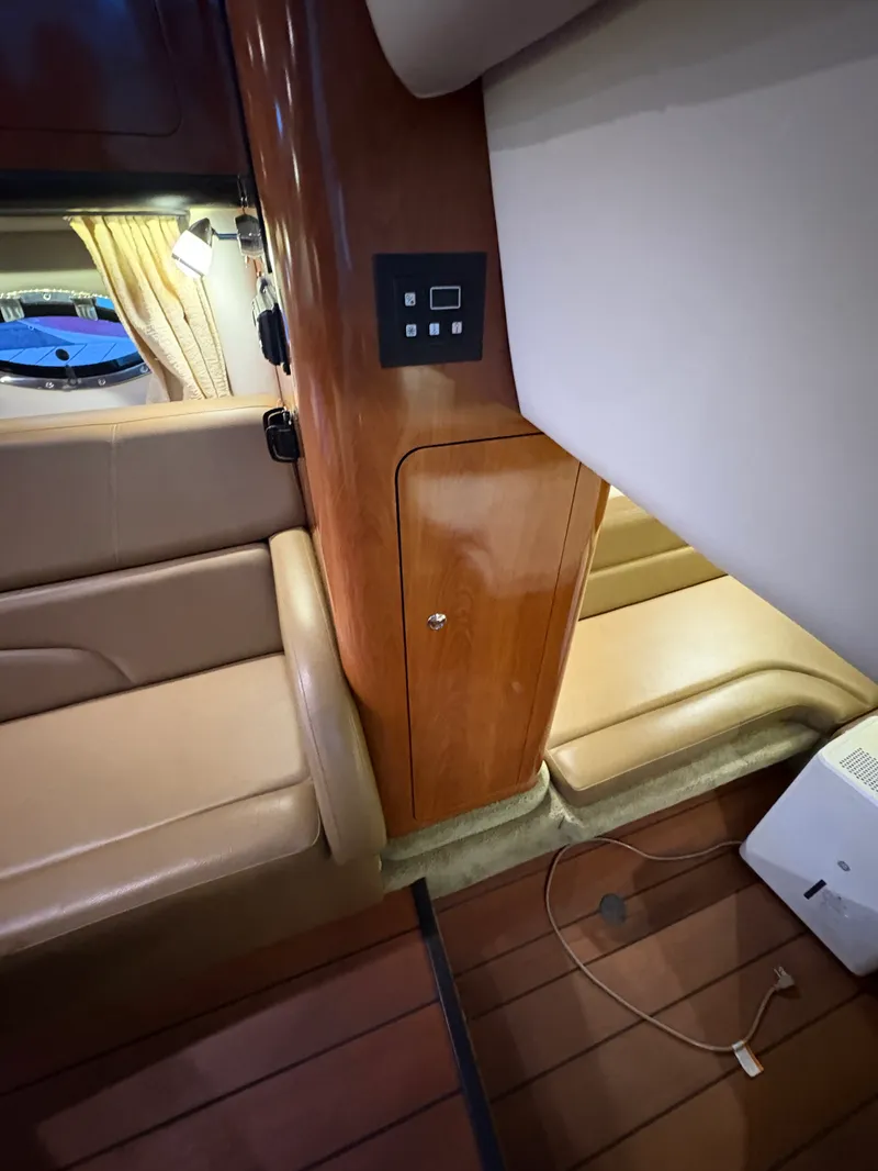Slide: The Image of Crownline Boats 350 Sport Yacht 2014 - 17
