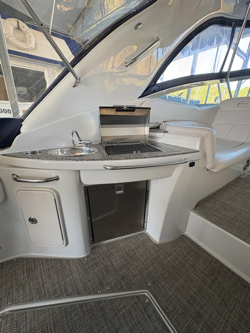 Slide: The Image of Crownline Boats 350 Sport Yacht 2014 - 25