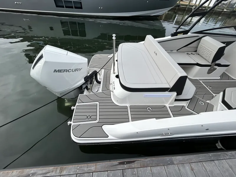 Slide: The Image of Sea Ray SPX 210 Outboard 2026 - 15