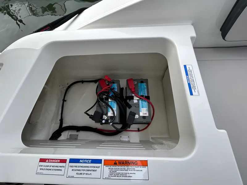 Slide: The Image of Sea Ray SPX 210 Outboard 2026 - 21