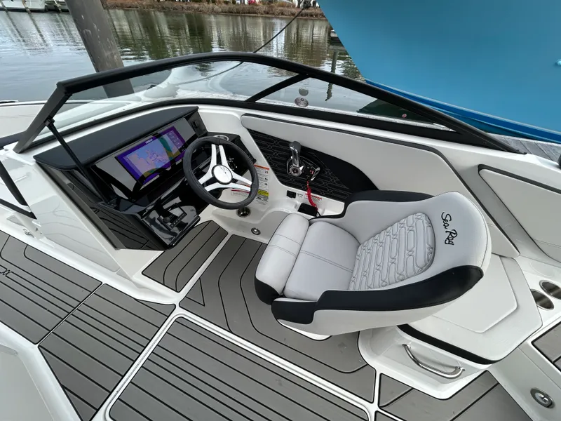 Slide: The Image of Sea Ray SPX 210 Outboard 2026 - 25