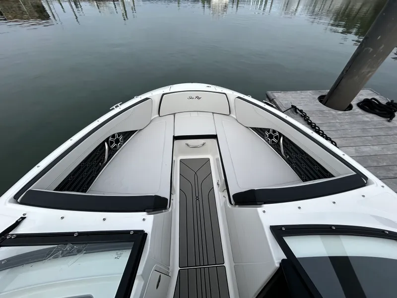 Slide: The Image of Sea Ray SPX 210 Outboard 2026 - 29