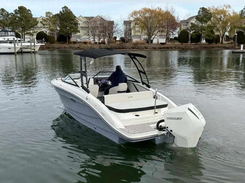 Slide: The Image of Sea Ray SPX 210 Outboard 2026 - 4