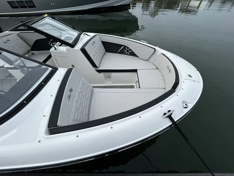 Slide: The Image of Sea Ray SPX 210 Outboard 2026 - 8