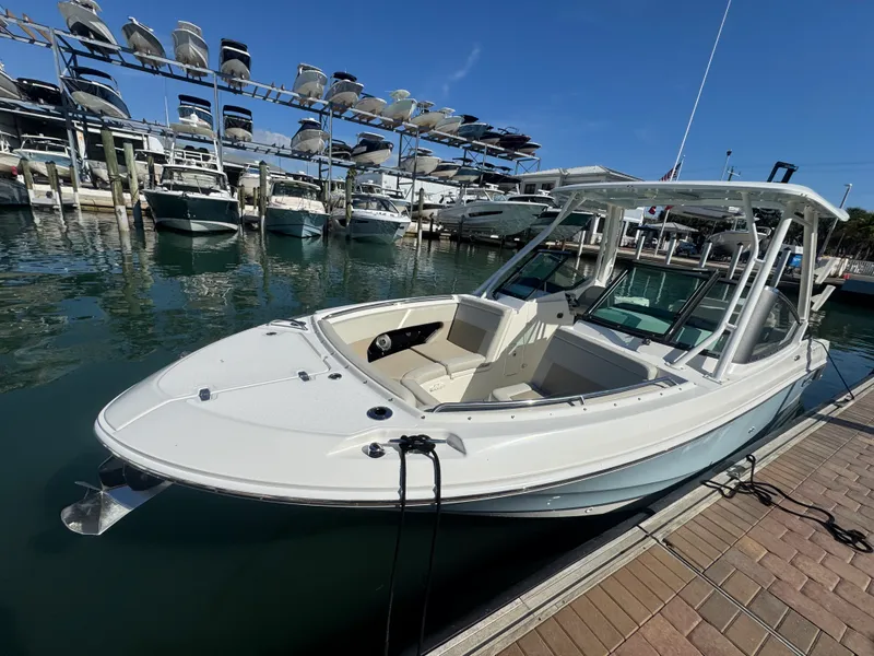 Slide: The Image of Boston Whaler 240 VANTAGE 2022 - 4