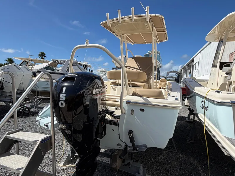 Slide: The Image of Scout 195 Sportfish 2023 - 2