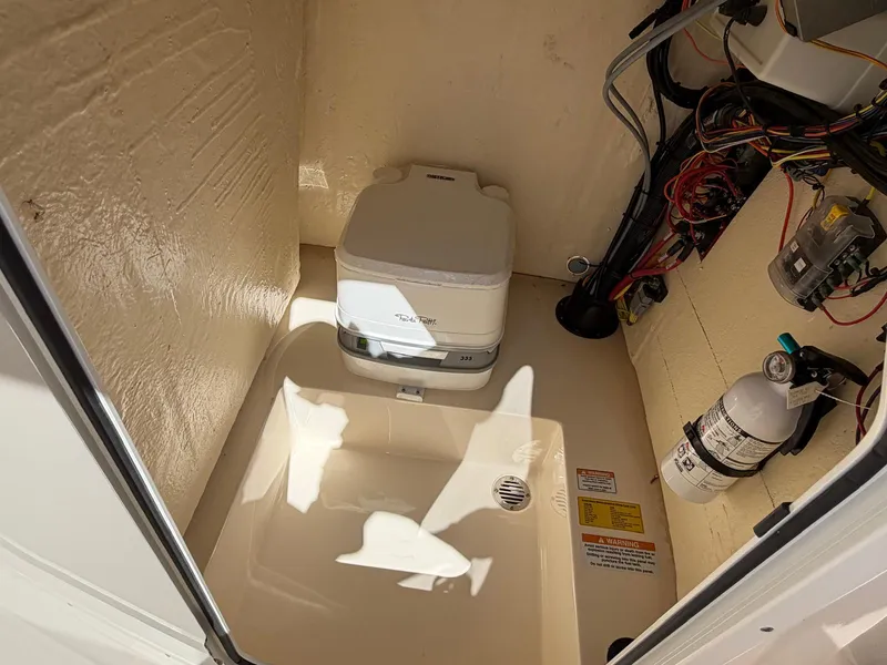 Slide: The Image of Scout 195 Sportfish 2023 - 6