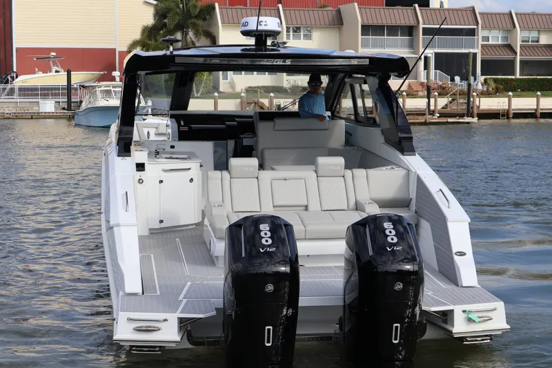 Slide: The Image of Cruisers 42 GLS Outboard 2026 - 10