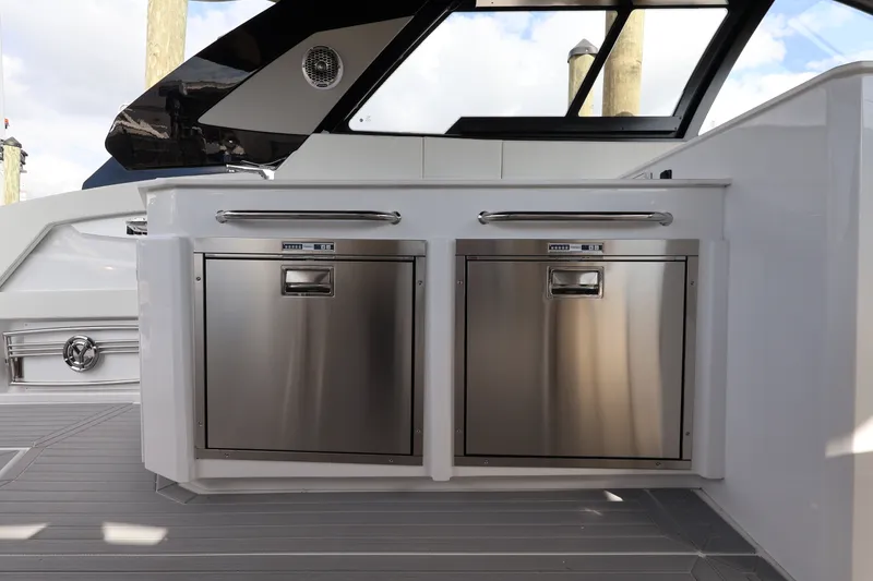 Slide: The Image of Cruisers 42 GLS Outboard 2026 - 16