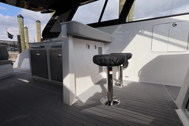 Slide: The Image of Cruisers 42 GLS Outboard 2026 - 19