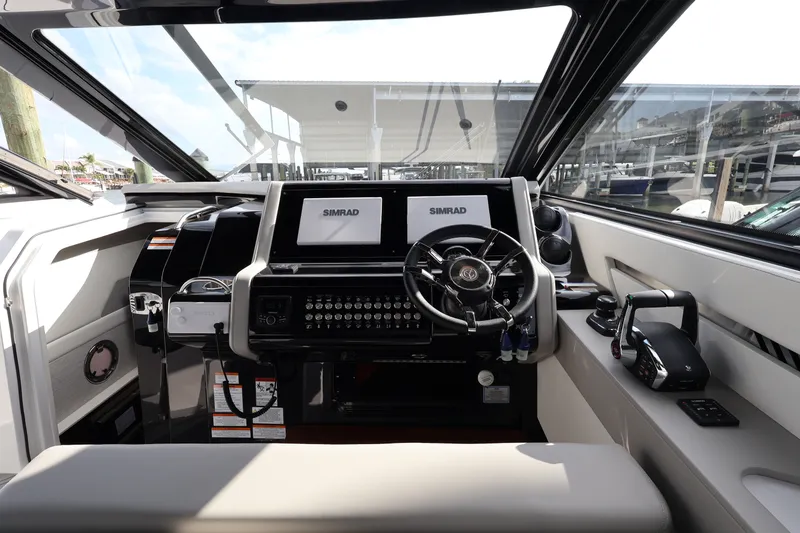 Slide: The Image of Cruisers 42 GLS Outboard 2026 - 23