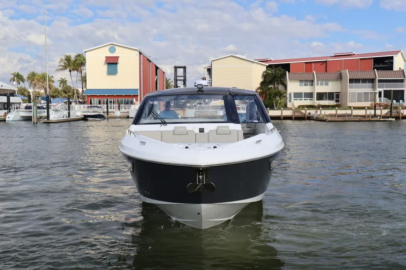 Slide: The Image of Cruisers 42 GLS Outboard 2026 - 4