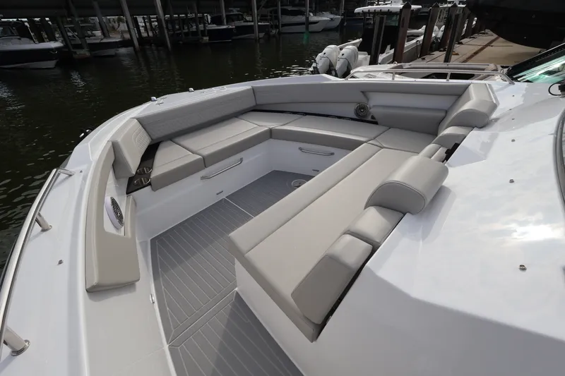 Slide: The Image of Cruisers 42 GLS Outboard 2026 - 41