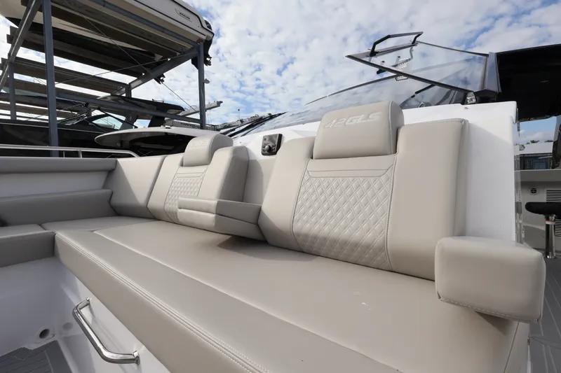 Slide: The Image of Cruisers 42 GLS Outboard 2026 - 43