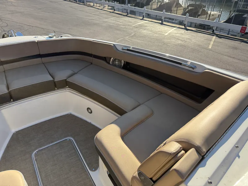 Slide: The Image of Sea Ray 310 SLX 2017 - 10