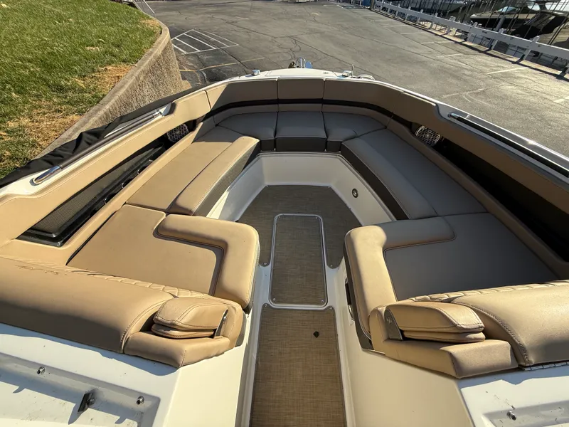 Slide: The Image of Sea Ray 310 SLX 2017 - 11