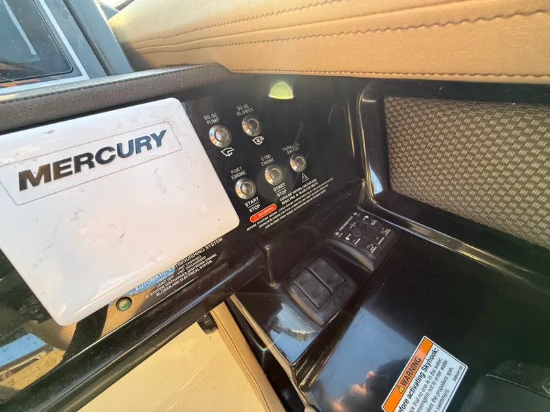 Slide: The Image of Sea Ray 310 SLX 2017 - 16