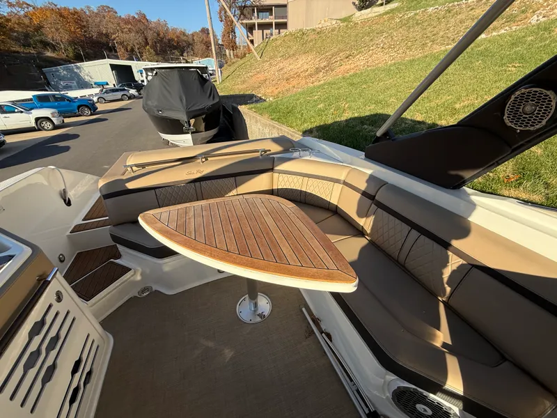 Slide: The Image of Sea Ray 310 SLX 2017 - 23