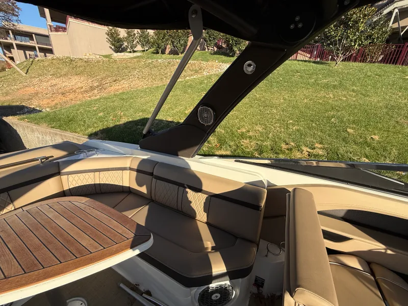 Slide: The Image of Sea Ray 310 SLX 2017 - 24