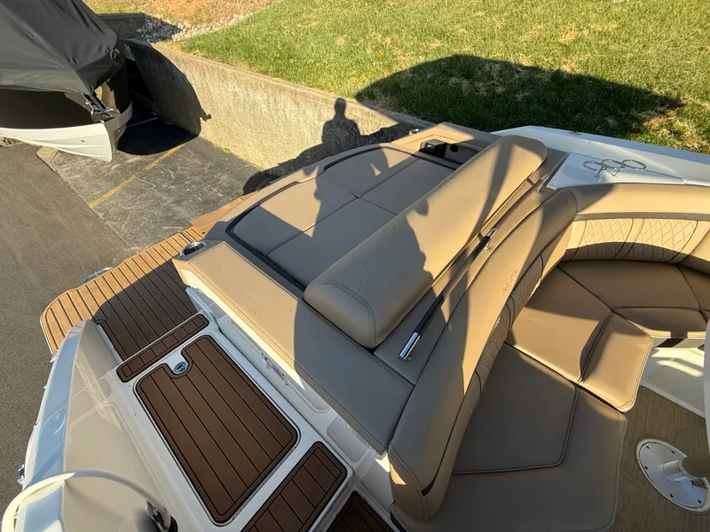 Slide: The Image of Sea Ray 310 SLX 2017 - 29