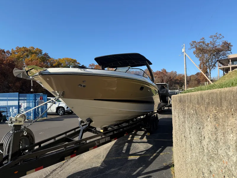 Slide: The Image of Sea Ray 310 SLX 2017 - 3