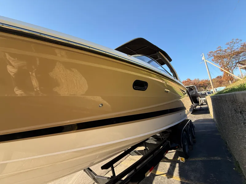 Slide: The Image of Sea Ray 310 SLX 2017 - 4