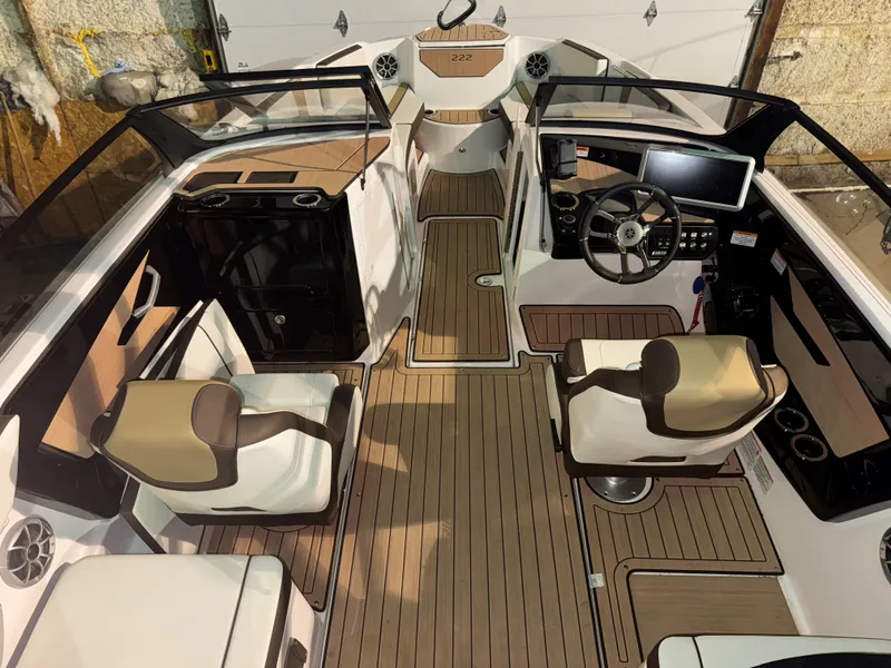 Slide: The Image of Yamaha 222SE 2023 - 5