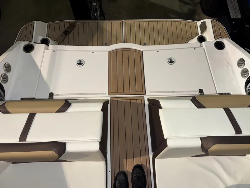 Slide: The Image of Yamaha 222SE 2023 - 7