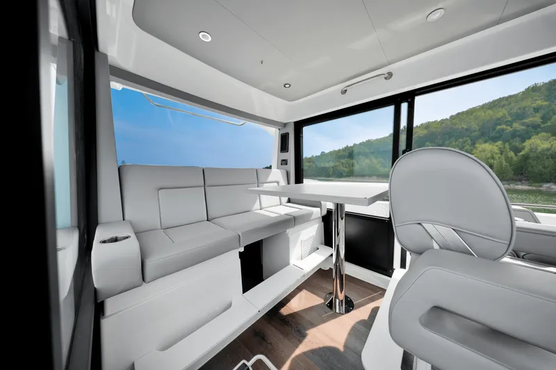 Slide: The Image of Cruisers Yachts 38 VTR EC 2026 - 16